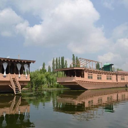 Wangnoo Heritage Houseboats Hotel Srinagar  Exterior photo